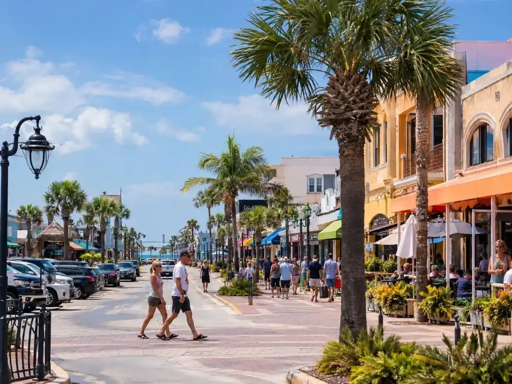 Evening street party and seasonal fun in New Smyrna Beach