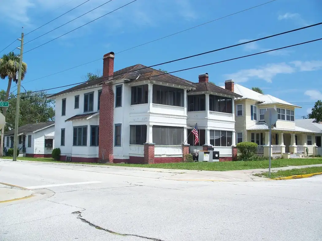 Historic district view in New Smyrna Beach